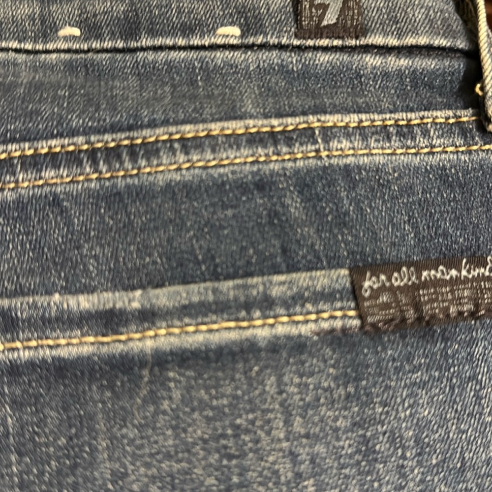 7 for Mankind
Worn only a couple times . Really nice jeans